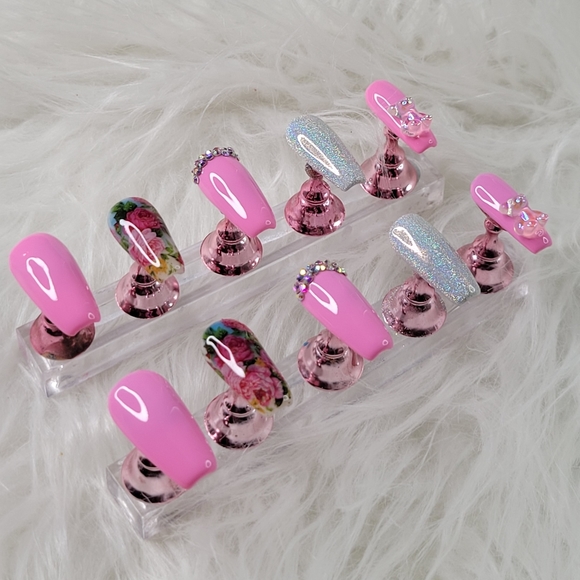 Press on nails - Picture 3 of 5